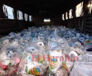 Unas 800 mil raciones de comida recibirán alrededor de 3.2 millones de hondureños. Foto: Marvin Salgado / EL HERALDO.