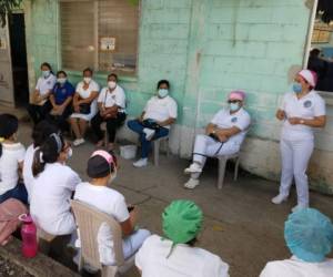 Algunas de las enfermeras realizaron asambleas informativas en los centros asistenciales.