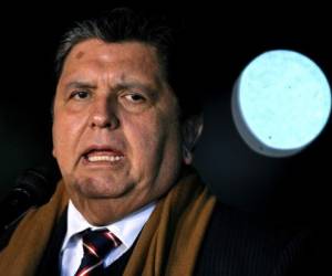 El expresidente de Perú, Alan García, falleció este miércoles en un hospital de Lima, tras dispararse un tiro en la cabeza en momentos en que era detenido. Foto: Agencia AFP.