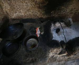 El fogón apagado y las ollas vacías es lo que normalmente se encuentra en las cocinas de los hondureños en el corredor seco.