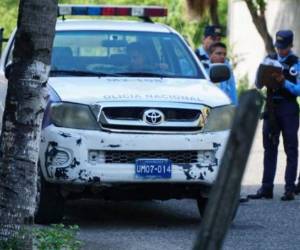 Agentes policiales llegaron a acordonar la escena del crimen.