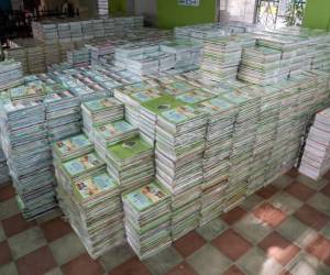Los libros serán distribuidos a los más de 600 centros educativos que están en los nueve municipios del departamento de Valle.
