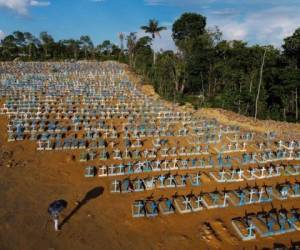 Brasil registra en promedio 160 muertos por cada 100,000 habitantes. FOTO: AFP
