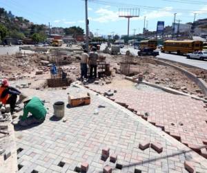 Las autoridades de la comuna capitalina anunciaron la habilitación de la rotonda a la altura de la colonia Loarque para el próximo mes de marzo.Foto: Johny Magallanes/EL HERALDO.