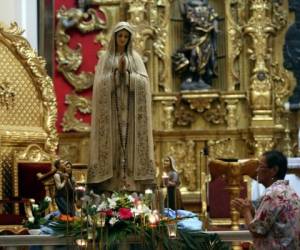 En la iglesia Catedral se ha realizado la novena en honor a la Virgen de Fátima. Fotos: Pérez/Salgado/Herrera/Ulloa EL HERALDO.