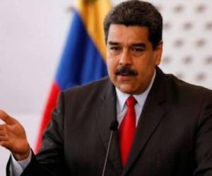 Nicolás Maduro pasó así factura a las críticas de su homólogo colombiano, Juan Manuel Santos, a los comicios presidenciales convocados para el 20 de mayo en Venezuela. Foto: Agencia AFP