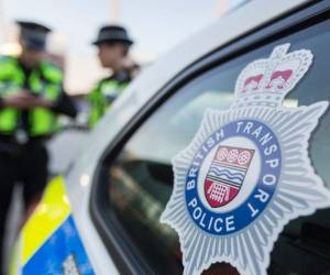 La policía de transporte informó que se les llamó para acudir a Loughborough Junction. Foto cortesía Twitter