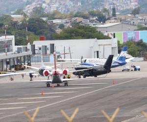 Las autoridades están investigado la causa de muerte del hombre.