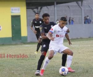 Acciones del primer tiempo del partido entre Honduras Progreso y Olimpia. Foto: EL HERALDO
