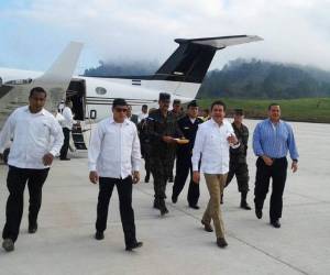 El mandatario arribó a tempranas horas al aeródromo de Río Amarillo.