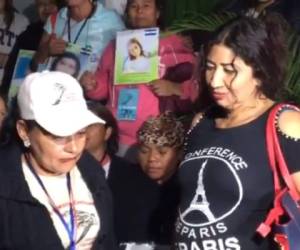 Así fue el reencuentro entre las hermanas hondureñas en México; las compatriotas no se miraban hace 12 años. Foto: Captura video.