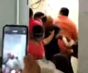 Tras el zafarrancho ocurrido en el Hospital Regional del Sur, dos personas resultaron heridas. Hubo nerviosismo en pacientes.