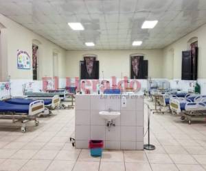 Así lucen las habitaciones habilitadas en el Hospital San Felipe para atender casos de coronavirus. Foto: Alex Pérez.