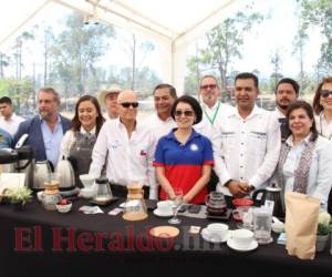 Diplomáticos de Taiwán y compradores extranjeros probaron el café de mayor calidad que se produce en Siguatepeque.