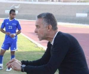 El extrenador y comentarista egipcio Abdel Rahim Mohamed falleció este lunes de un infarto. Foto: Cortesía Al-Wattan
