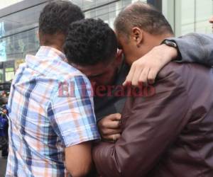 Hermes Padilla Borjas, de 25 años, perdió la vida de forma violenta en el interior de su negocio de venta de jugos naturales en la colonia Alameda de la capital. Sus familiares condenan el hecho y exigen justicia. Fotos Alex Pérez| EL HERALDO