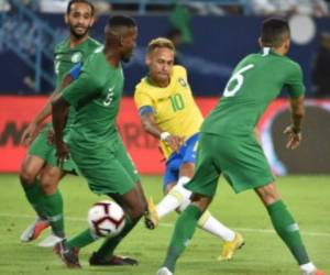 Neymar volvió a aparecer como el conductor de Brasil en el amistoso disputado en Riad, Arabia Saudita. Foto/AFP