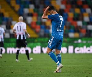 Cristiano Ronaldo reacciona tras perder el partido. Foto: AFP