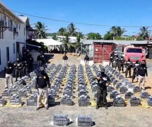 El tráfico de drogas por la región centroamericana es casi permanente, en especial el de cocaína proveniente de Sudamérica.