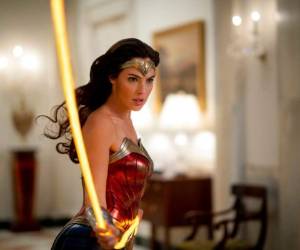 La cinta protagonizada por Gal Gadot inició su exhibición a nivel internacional la semana pasada, estrenándose en 32 mercados, incluida China, y en más de 30,000 pantallas. Foto: AP