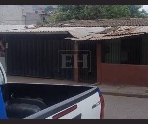 Lo que comenzó como una extraña preocupación entre vecinos terminó convirtiéndose en una escena de horror en la colonia La Sosa, en Tegucigalpa, donde el fuerte olor que emanaba de una vivienda llevó al descubrimiento preliminar de que una mujer habría sido sepultada en el patio de su propia casa.