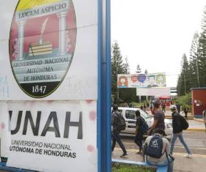 La universidad recomienda llegar desayunados para evitar problemas al momento de responder las pruebas, al igual que debe presentar su credencial. Foto: EL HERALDO