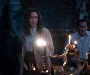 Vera Farmiga, a la izquierda, y Patrick Wilson en una escena de 'El Conjuro 3: El diablo me obligó a hacerlo'. FOTO: AP