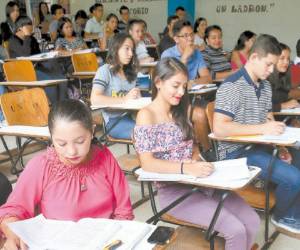 Los estudiantes empezaron a inscribirse desde el viernes.