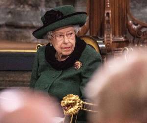 La reina rindió su propio tributo a su difunto esposo.