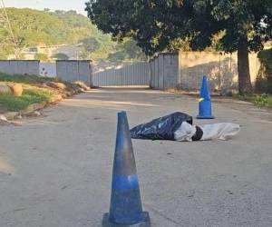 El cuerpo fue dejado en la entrada del Instituto de la Propiedad en San Pedro Sula.