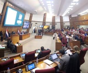 Diputados paraguayos elevan de 8 a 10 años la pena máxima de cárcel para adolescentes