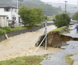 De momento no se han registrado incidentes en la zona, y las autoridades han pedido a los residentes que extremen las precauciones, y alertaron de que los ríos pueden desbordarse y las zonas llanas sufrir inundaciones.