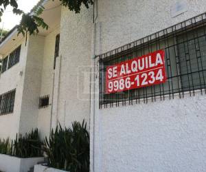 El lugar donde funcionaba la Embajada de Venezuela ahora se encuentra en alquiler.