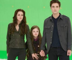 Así ha crecido Renesmee, la hija de Bella en la cinta 'Crepúsculo'