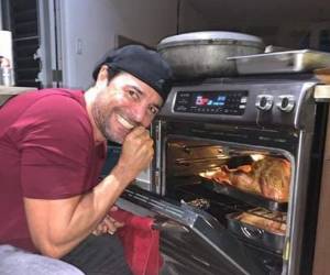 lmer Figueroa Arce, internacionalmente conocido como Chayanne, es un cantante, compositor, bailarín y actor puertorriqueño.