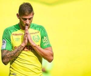 Ante la falta de luz, la policía de Guernesey, encargada de coordinar las operaciones, había interrumpido las labores de búsqueda la noche del miércoles.