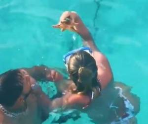 La cantante y el rapero disfrutaba del agua cuando se encontraron con la estrella de mar a la que bautizaron Lady Gaga. (Foto: Instagram)
