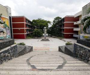 El presupuesto anual de la UNAH es de 14,000 millones de lempiras, representando el 6% del presupuesto general de la República.