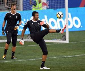 Gianluiggi Buffon durante los entrenamientos de la Juventus. (Foto: AFP)