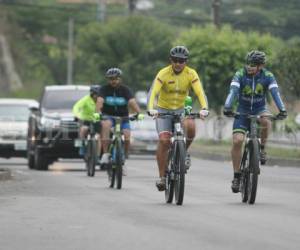 Las horas de la madrugada son las mejores para que un ciclista de ruta salga a pedalear