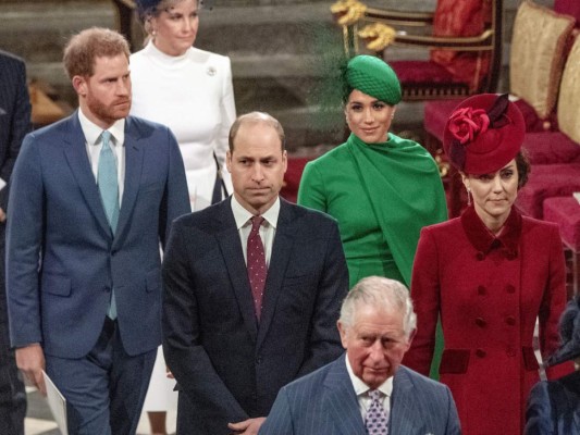 De izquierda a derecha: el príncipe Harry, el príncipe Willians, Meghan duquesa de Sussex y Kate duquesa de Cambridge en la Abadía de Westminster en Londres. Foto tomada el 9 de marzo del 2020. (Phil Harris/Pool via AP, file)