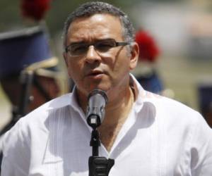 Mauricio Funes durante una presentación oficial en Tegucigalpa como presidente en funciones. Foto: Efraín Salgado / El Heraldo.