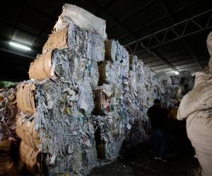 La industria del reciclaje genera miles de empleos y divisas para el país.
