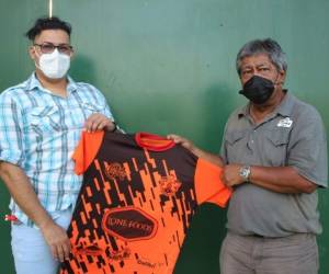 El 'Primi' trabajará muy de cerca con el técnico del Lone FC Fernando Molina. Foto: Facebook