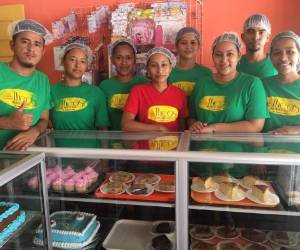 Equipo: La estabilidad de la repostería les ha facilitado la contratación de personal (siete en total).