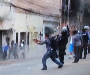Fotografía de Jairo Flores, durante su participación en la protesta.