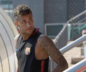 Neymar durante su primer entrenamiento bajo las órdenes de Ernesto Valverde, nuevo DT del Barcelona (Foto: Agencia AFP)