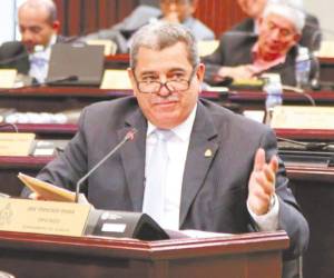 El cobro en dólares será eliminado, anunció el diputado nacionalista Francisco Rivera.