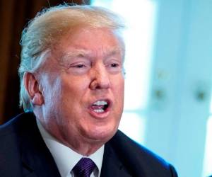 El mandatario también se felicitó por el estilo de sus publicaciones en Twitter, que a veces contienen errores de sintaxis, fallas ortográficas o una puntuación errada. Foto: AFP