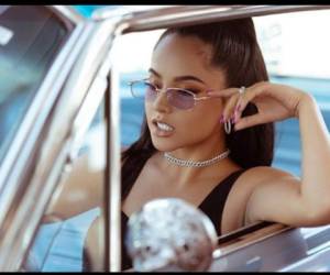 Una de las imágenes del nuevo vídeo de Becky G. Foto: Instagram